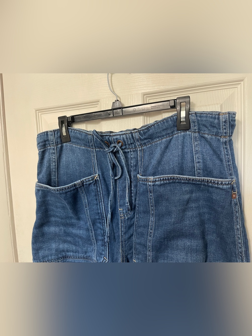 Free People We The Free Silverton Barrel Jeans Blue Pull-On Crop Utility Size L - Picture 4 of 10